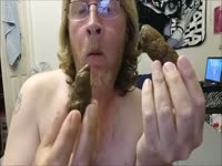 guy eating his own shit per request